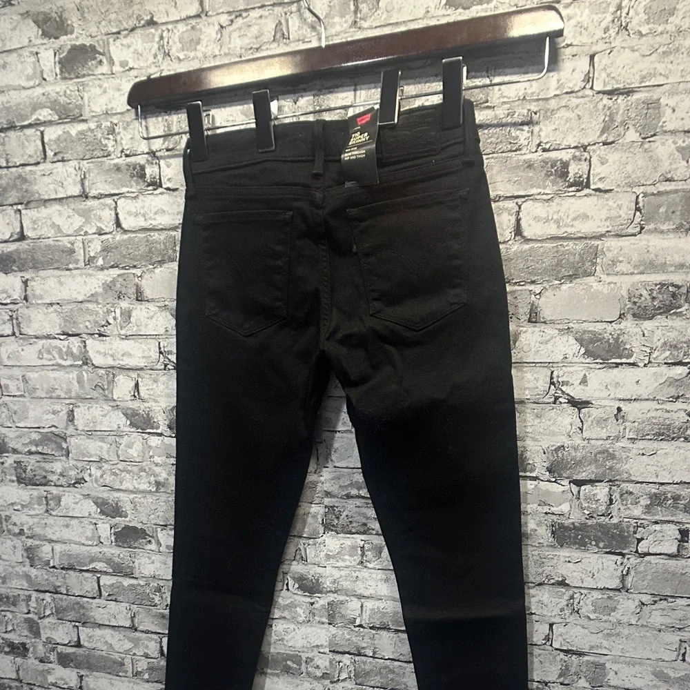 EUC Levi's Premium Black Skinny Jeans for Women - Picture 6 of 16